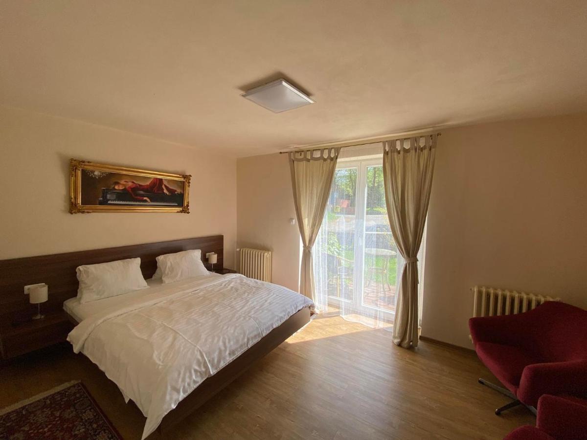 Hotel Zamecek Na Celadne Čeladná Kültér fotó