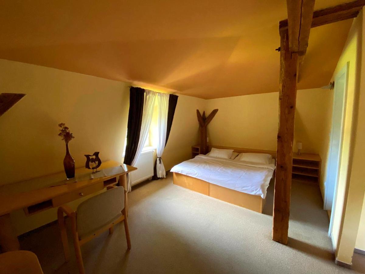 Hotel Zamecek Na Celadne Čeladná Kültér fotó