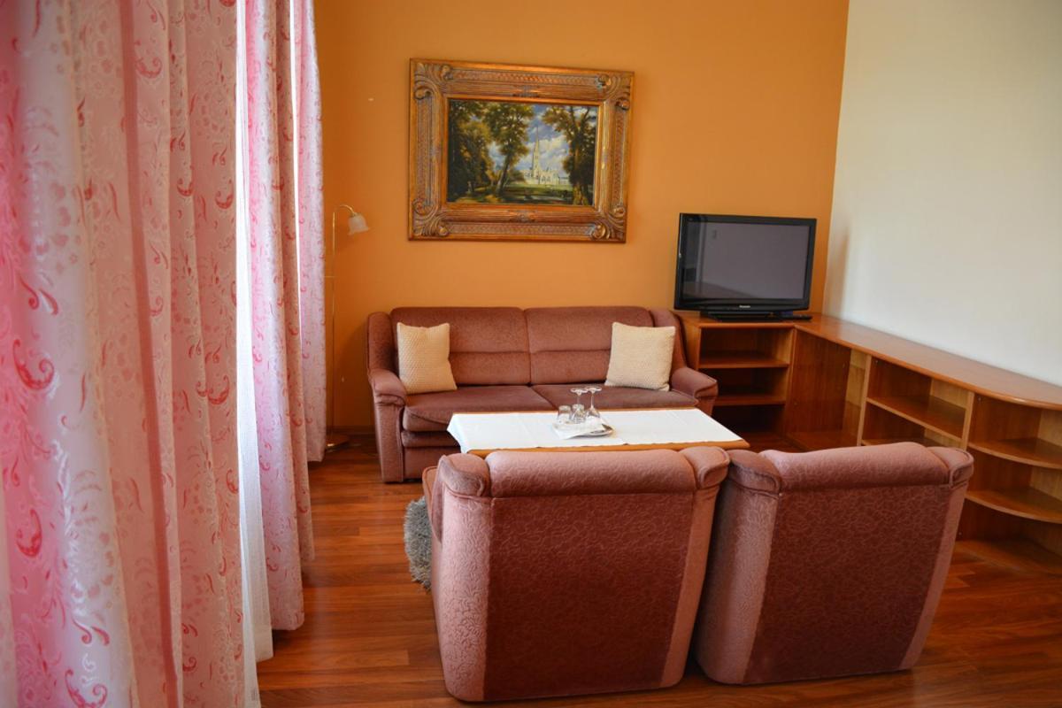Hotel Zamecek Na Celadne Čeladná Kültér fotó